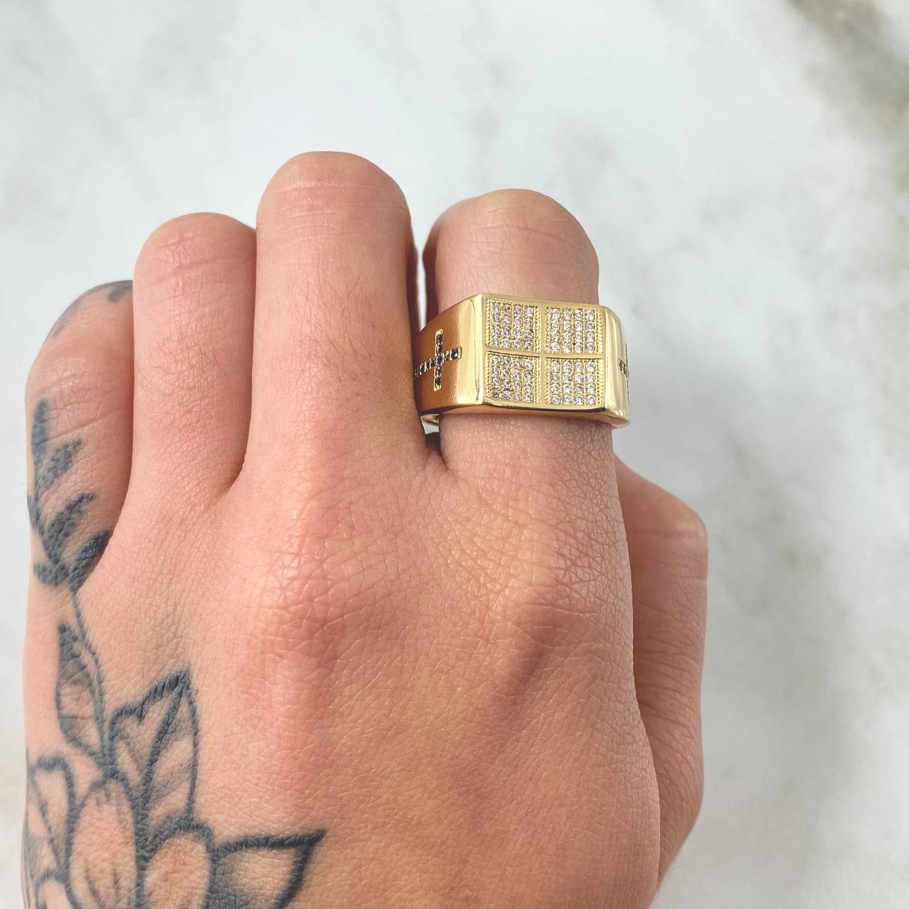 Anillo Sello Cruz Segmentada 7.75gr / T10 3/4 / Oro Amarillo 18K *