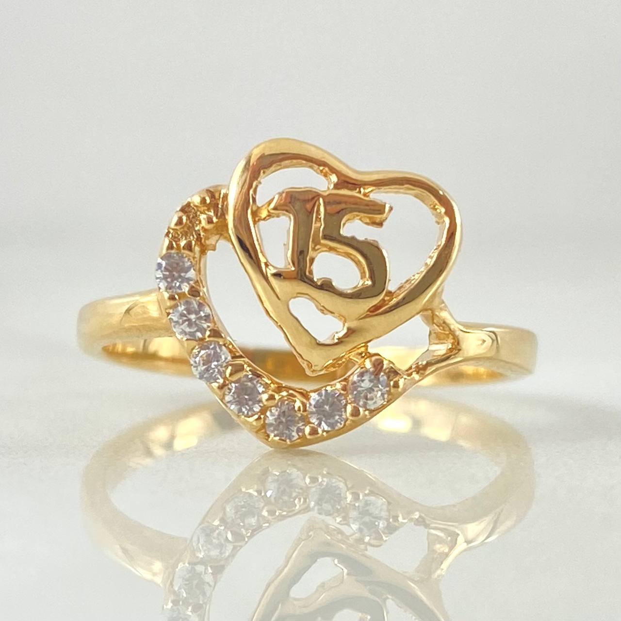 Anillo Corazón Quinces 2.6gr / T6 / Oro Amarillo 18K