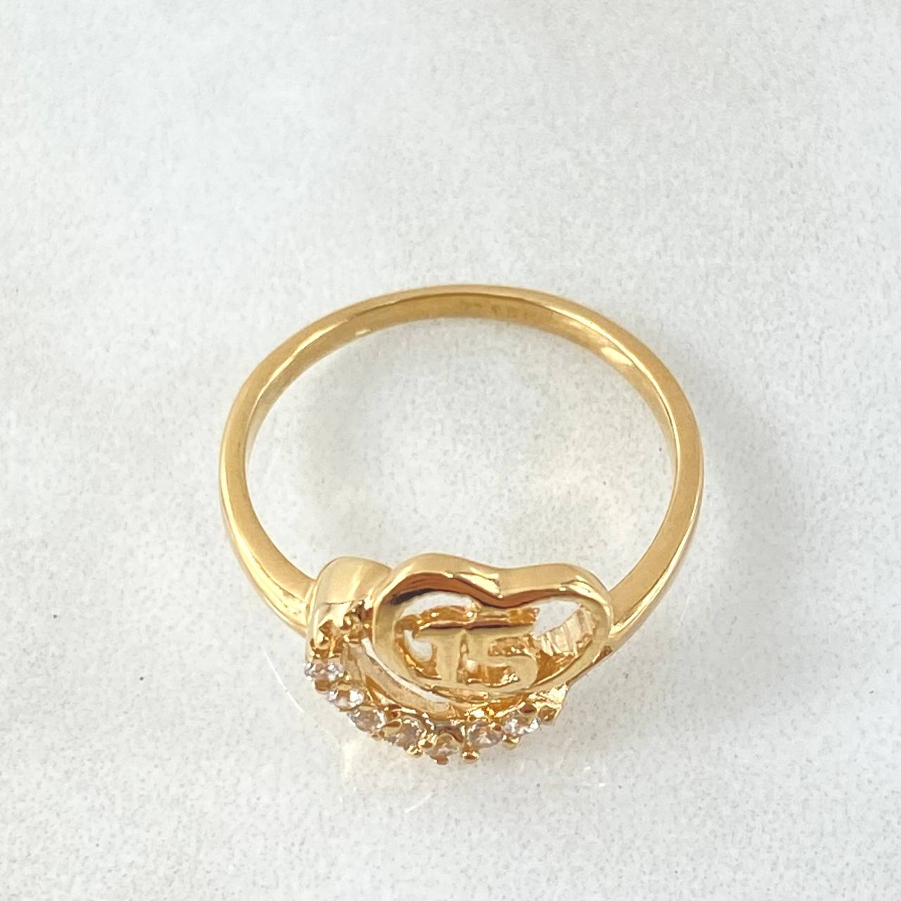 Anillo Corazón Quinces 2.6gr / T6 / Oro Amarillo 18K