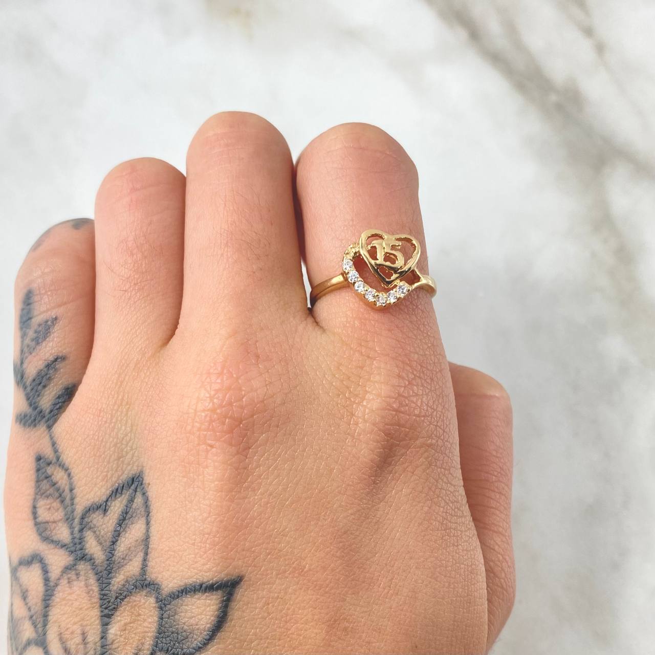 Anillo Corazón Quinces 2.6gr / T6 / Oro Amarillo 18K