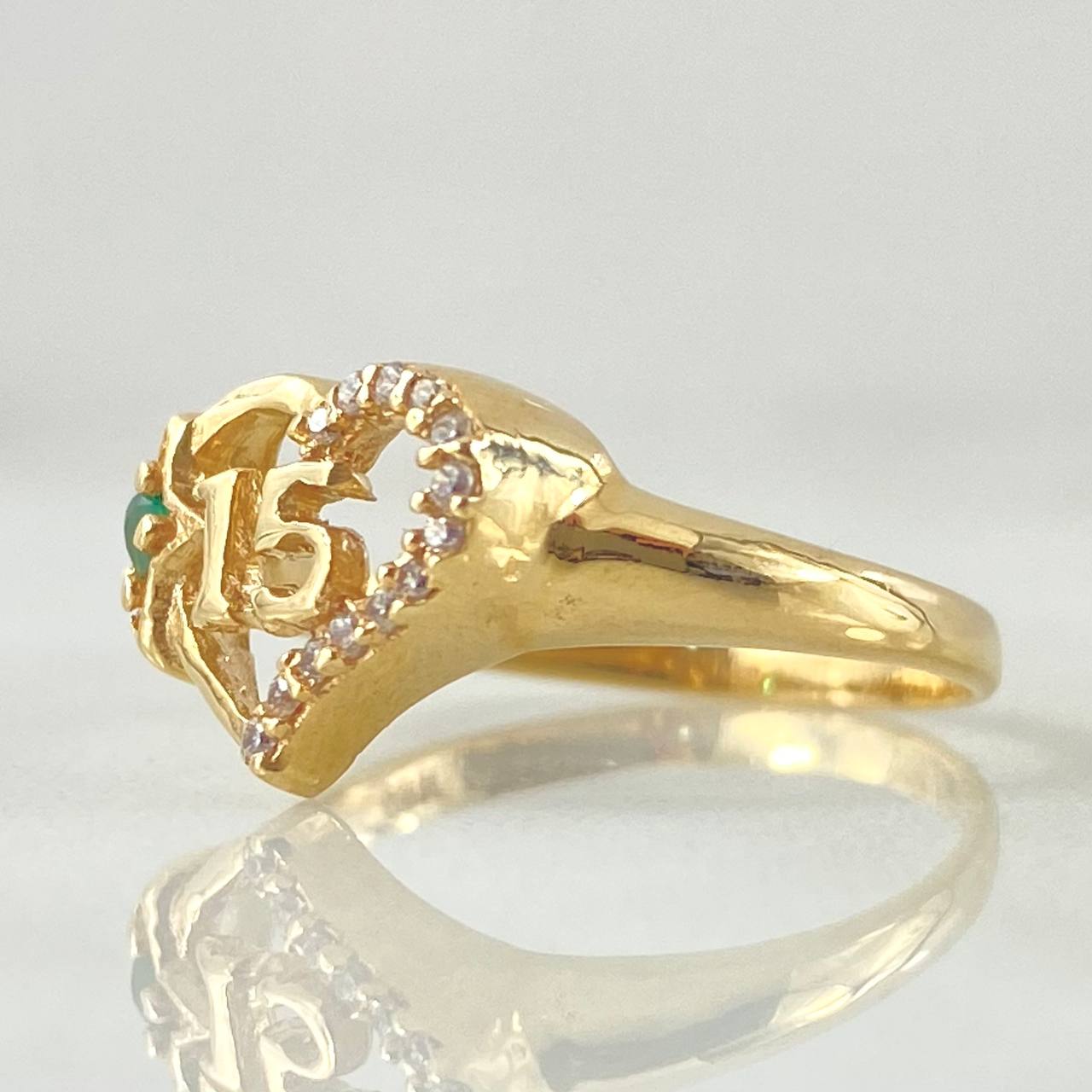 Anillo Corazón Quinces 2.35gr / T6 1/4 / Oro Amarillo 18K