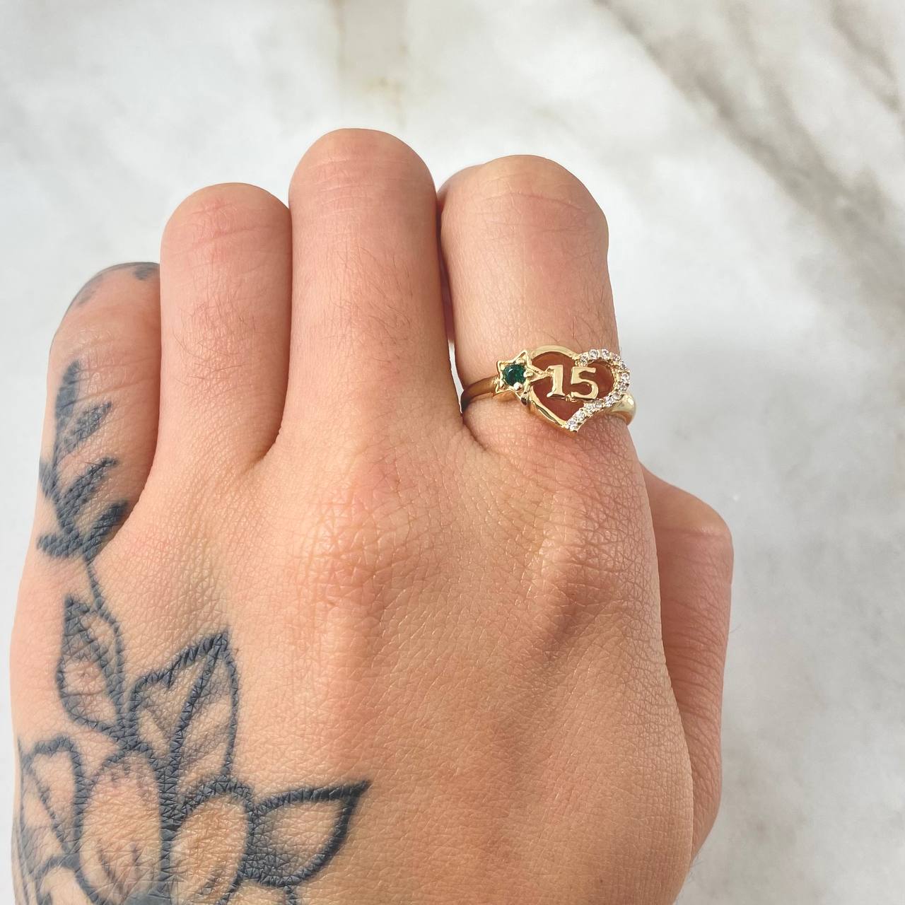 Anillo Corazón Quinces 2.35gr / T6 1/4 / Oro Amarillo 18K