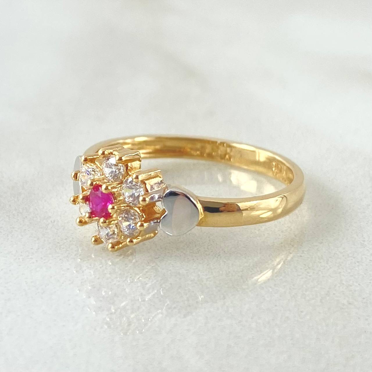 Anillo Flor Corazones 2.5gr / T6 1/2 / Dos Oros Amarillo Blanco 18K