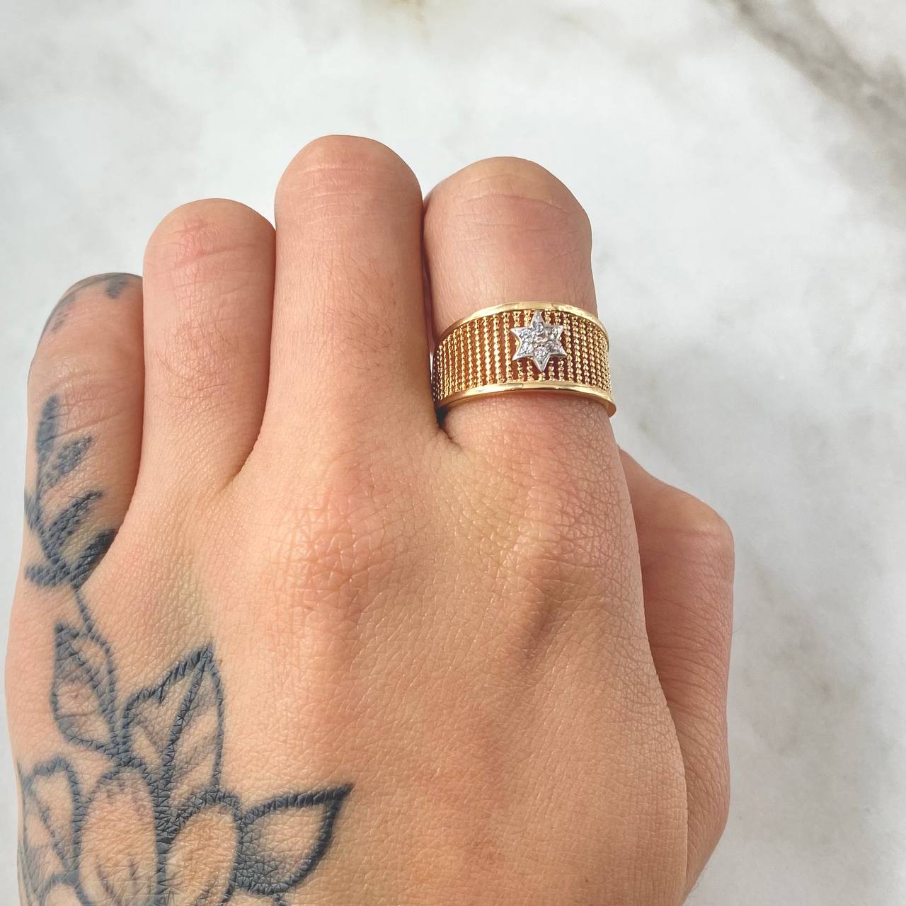 Anillo Malla Estrella 3.8gr / T6 / Dos Oros Amarillo Blanco 18K