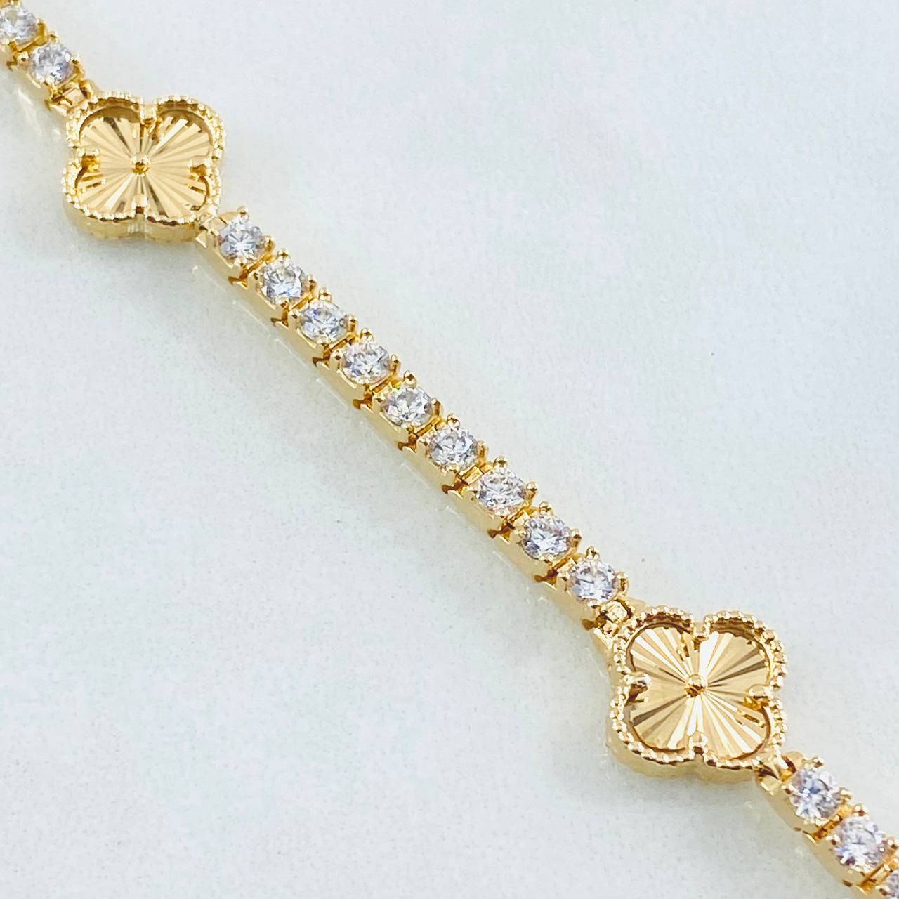 Pulso Tennis Trebol Dorado 16.2gr / 20.5cm / Oro Amarillo Nac.Esp. 18K ©