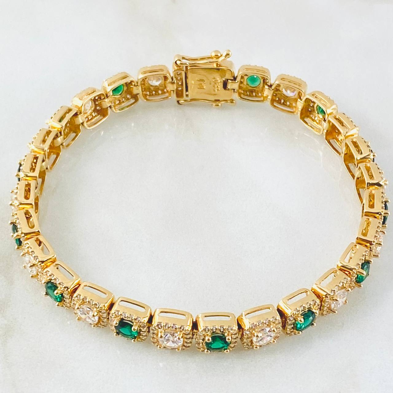 Pulso Halo Cuadrado 24.95gr / 20cm / Oro Amarillo 18K ©