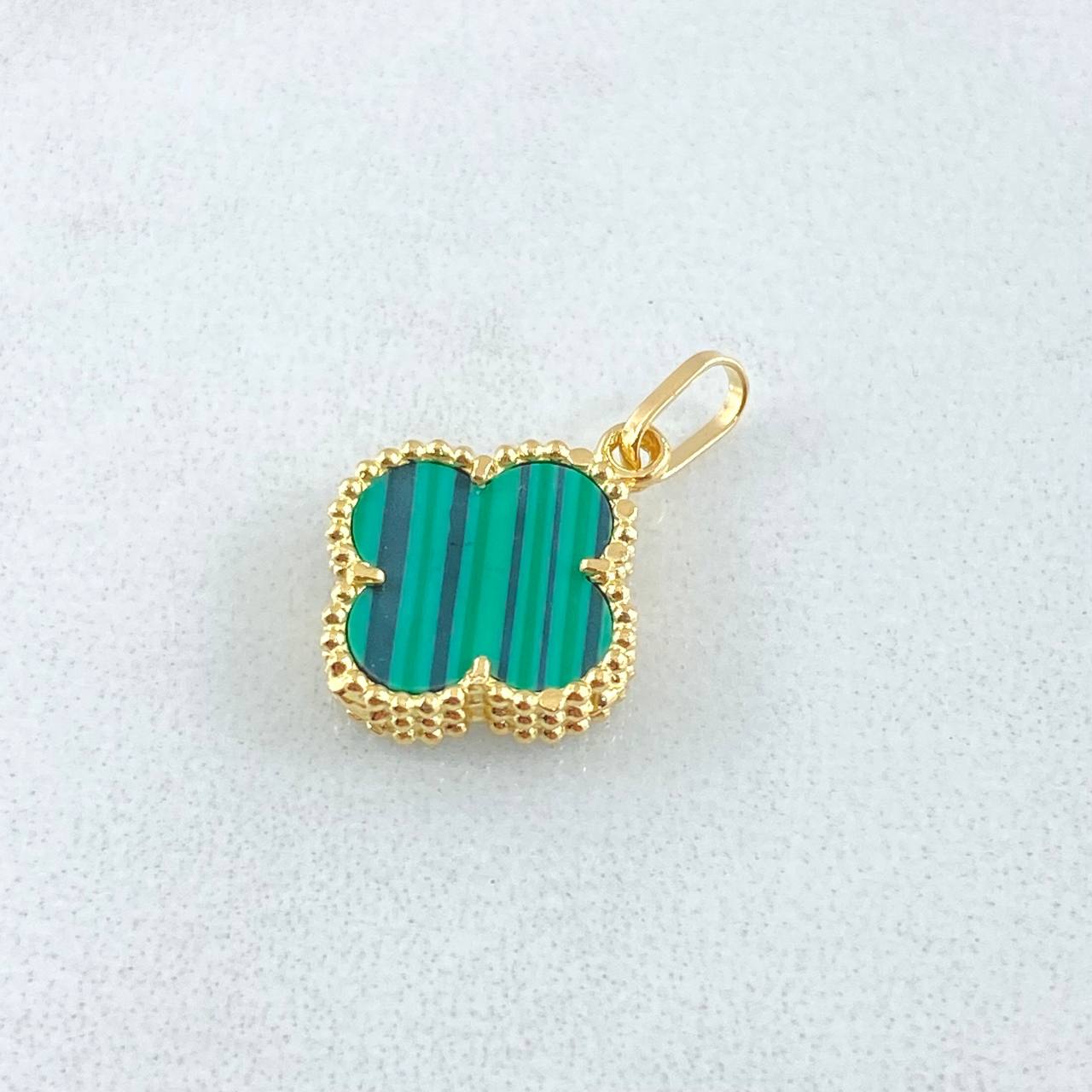 Dije Trebol Verde 1.15gr / 1.9cm / Oro Amarillo Nac.Esp. 18K ©