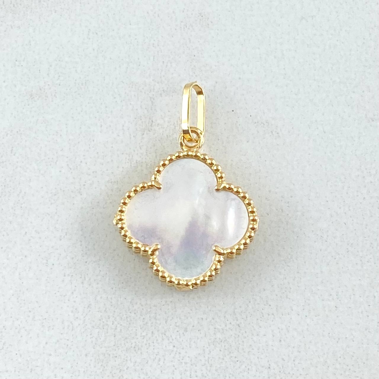 Dije Trebol Blanco 1.8gr / 2.2cm / Oro Amarillo Nac.Esp. 18K ©