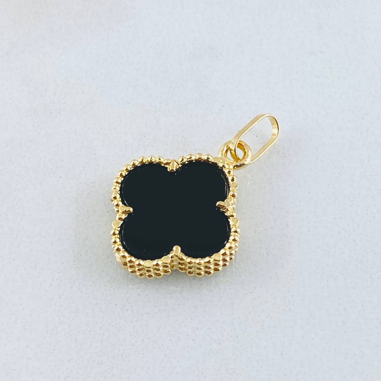 Dije Trebol Negro 1.7gr / 2.2cm / Oro Amarillo Nac.Esp. 18K ©