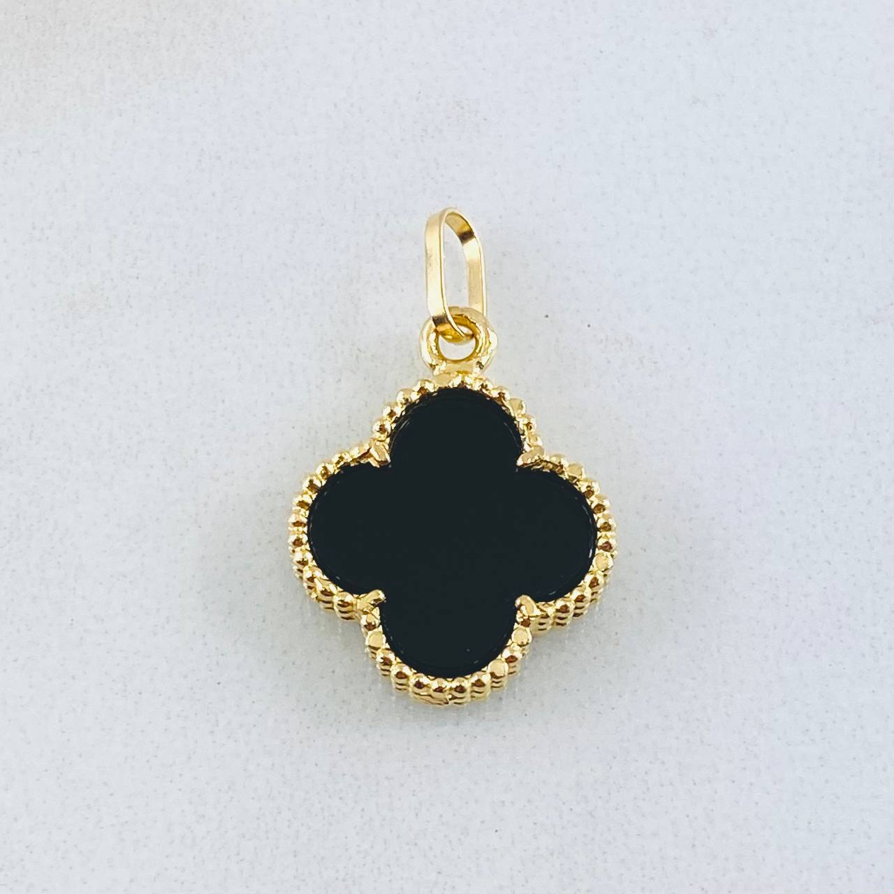 Dije Trebol Negro 1.7gr / 2.2cm / Oro Amarillo Nac.Esp. 18K ©