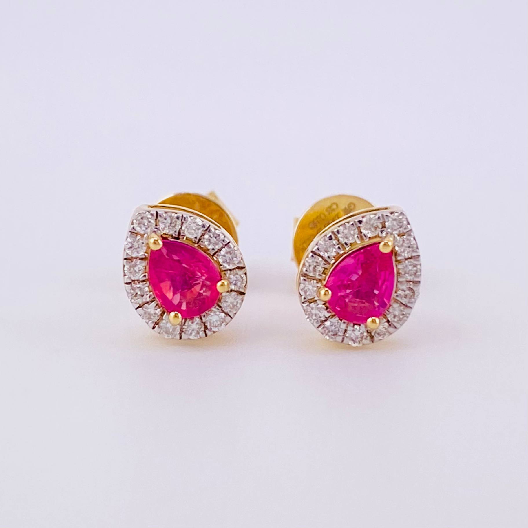 Topos Gota Tupida Rubíes 1.2qts Diamantes 30pts 1.7g / 7.15mm Oro Amarillo 18K