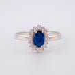 Anillo Óvalo Tupido Diamantes 32pts Zafiros 65pts 2.45g / T7 1/4 Oro Blanco 18K