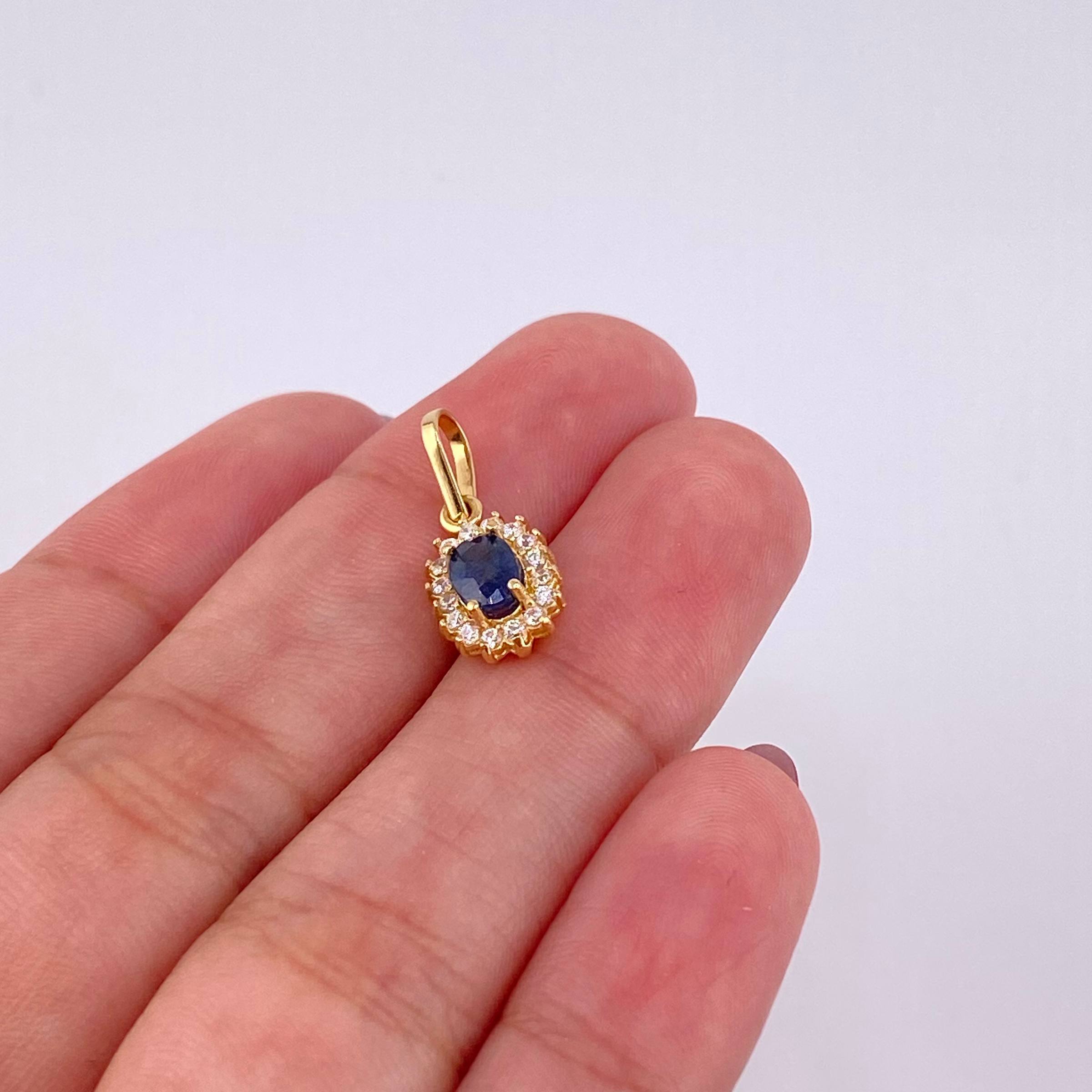 Dije Óvalo Tupido Zafiro 65pts 1.25g / 1.8cm Oro Amarillo 18K