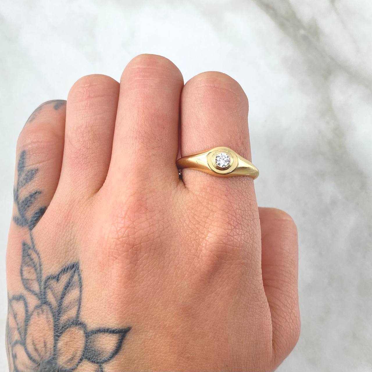 Anillo Ojo Liso 2.95gr / T9 1/4 / Oro Amarillo 18K