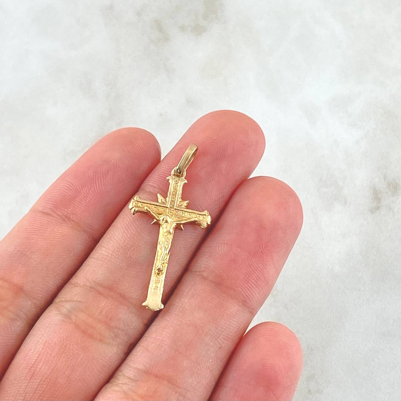 Dije Cruz Cristo 1.55gr / 3.1cm / Oro 18K