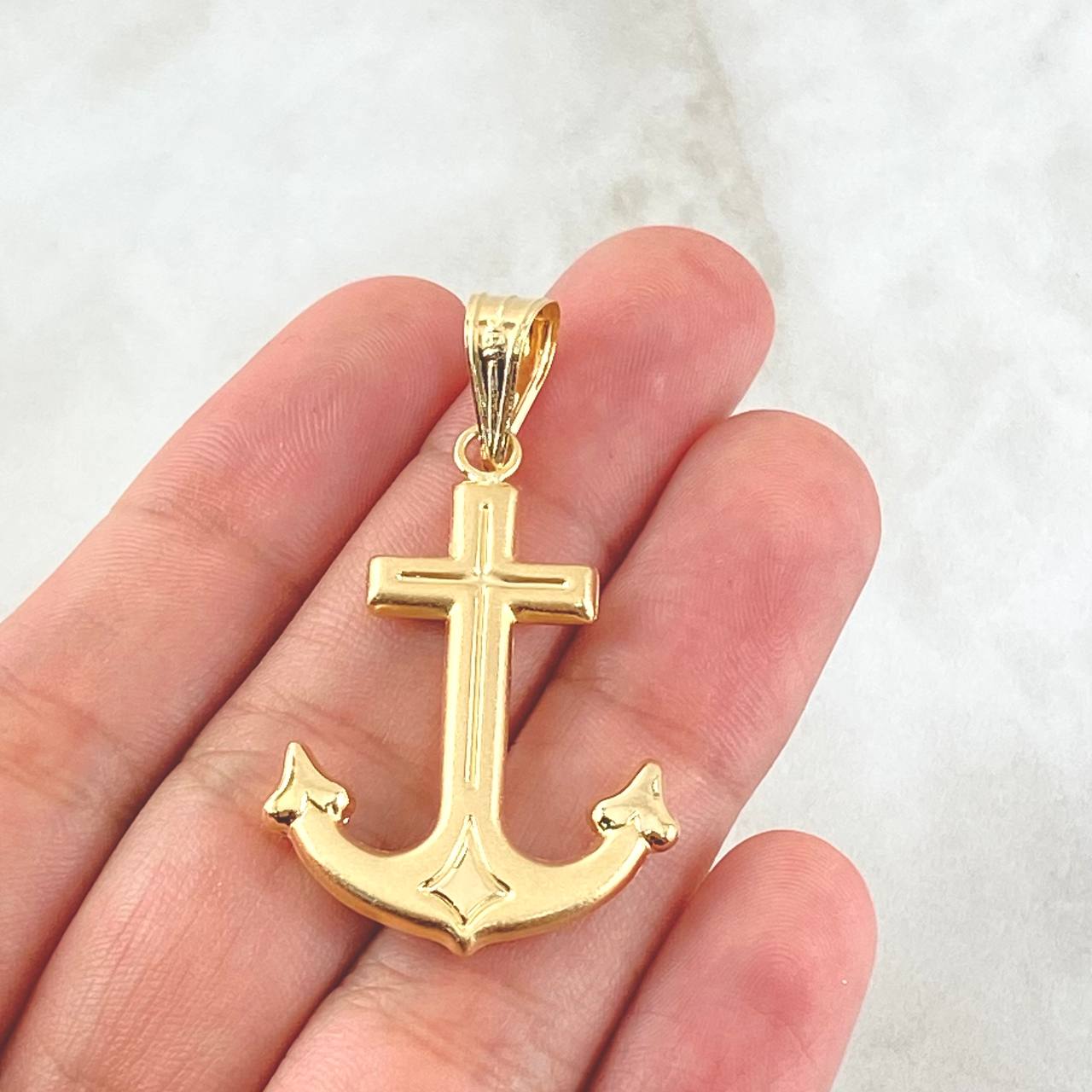 Dije Cruz Anclada 2.6gr / 4.5cm / Oro 18K