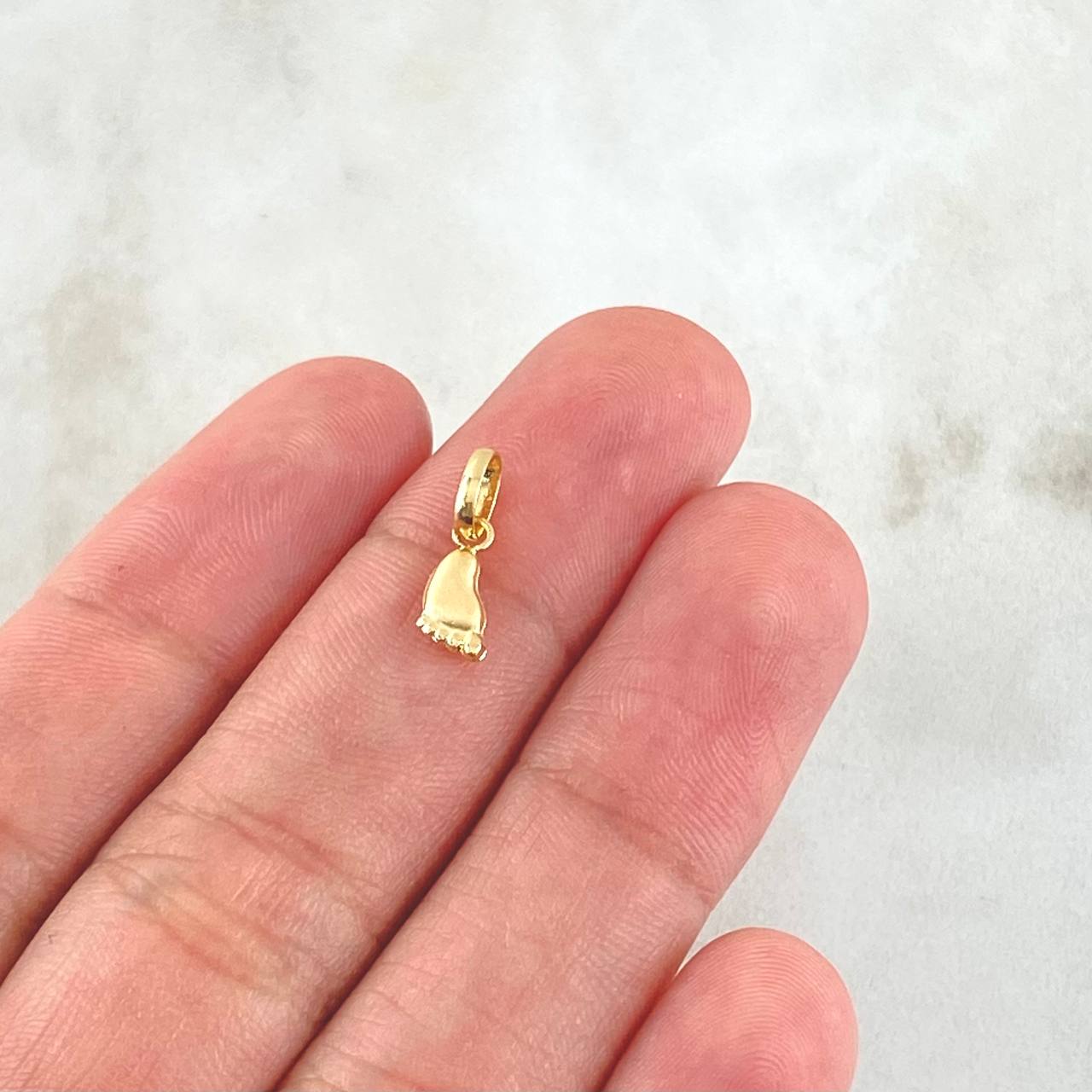 Dije Huella Pie 0.2gr / 1.4cm / Oro 18K