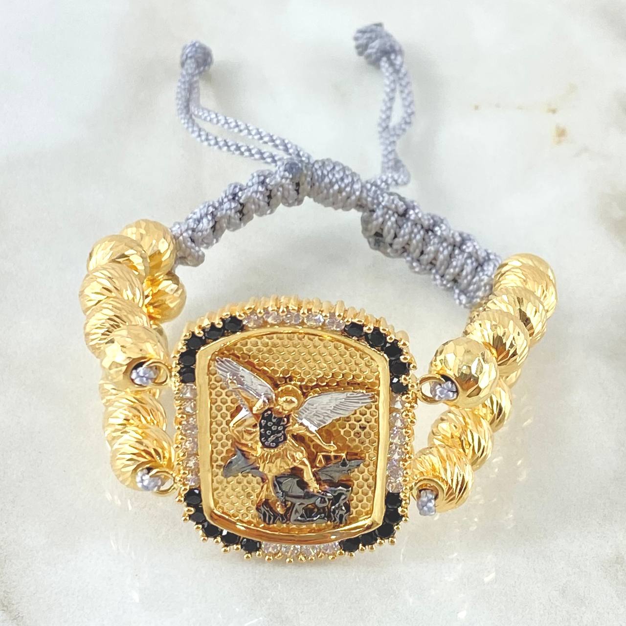 Pulsera Gris Placa San Miguel Arcangel Doble 21.75gr / 3.5cm / 8mm Bolas Diamantadas Circones Blancos Negros Oro Amarillo 18K