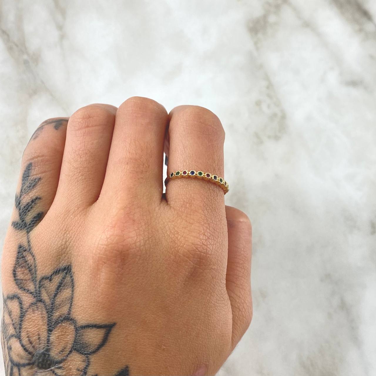 Anillo Linea De Ojos 1.4gr / T7 / Circones Multicolor Oro Amarillo 18K *