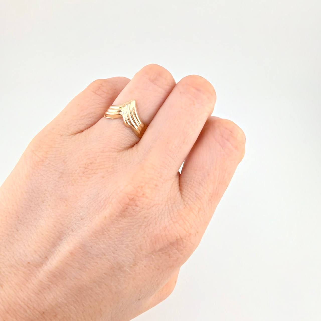 Anillo Curva Enlazada 1.45 g / T3 3/4 Oro Amarillo 18K