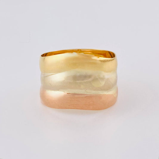 Anillo Curvo Tres Lineas 3 g / T5 1/2 Tres Oros 18K