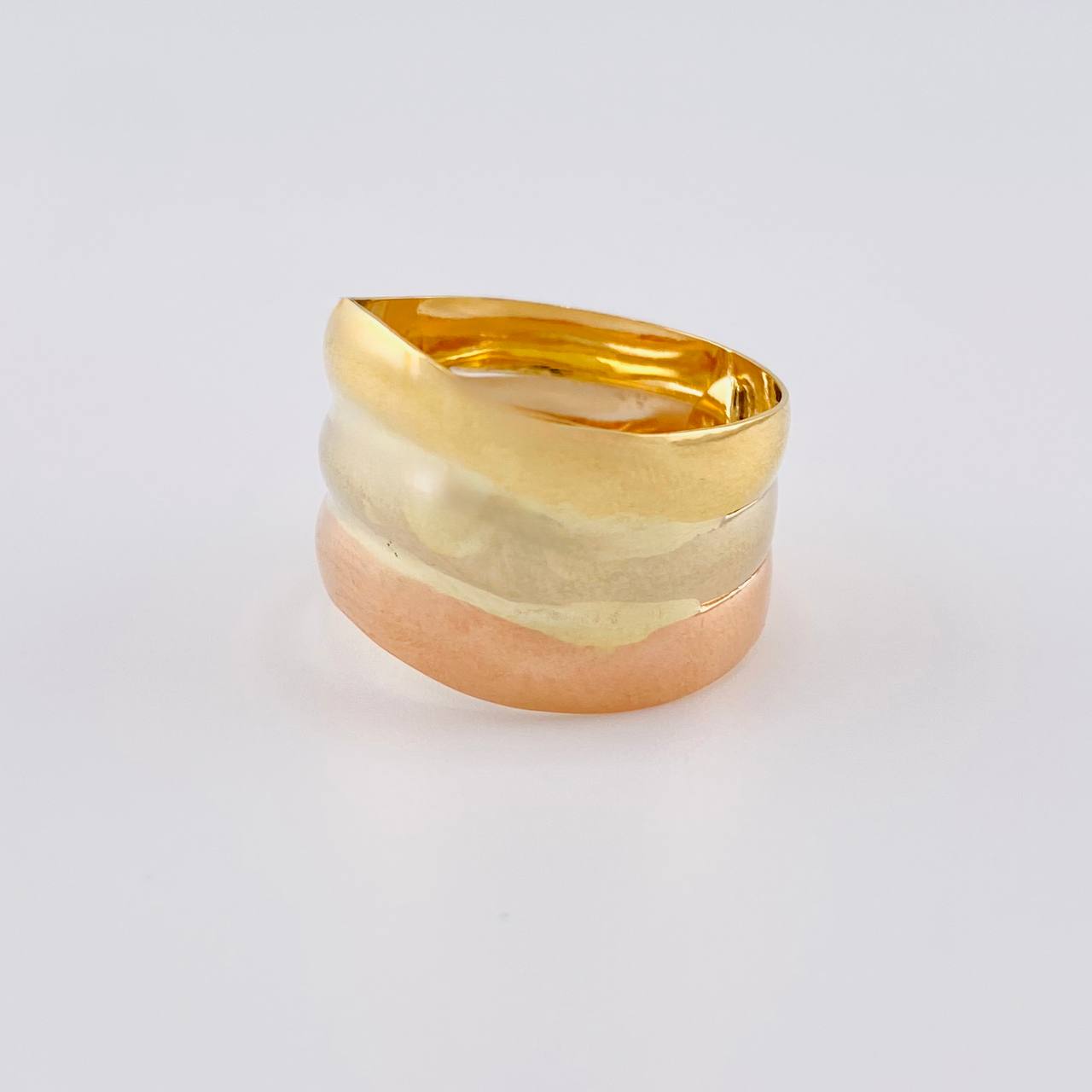 Anillo Curvo Tres Lineas 3.05 g / T6 1/2 Tres Oros 18K