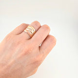 Anillo Curvo Tres Lineas 3 g / T5 1/2 Tres Oros 18K