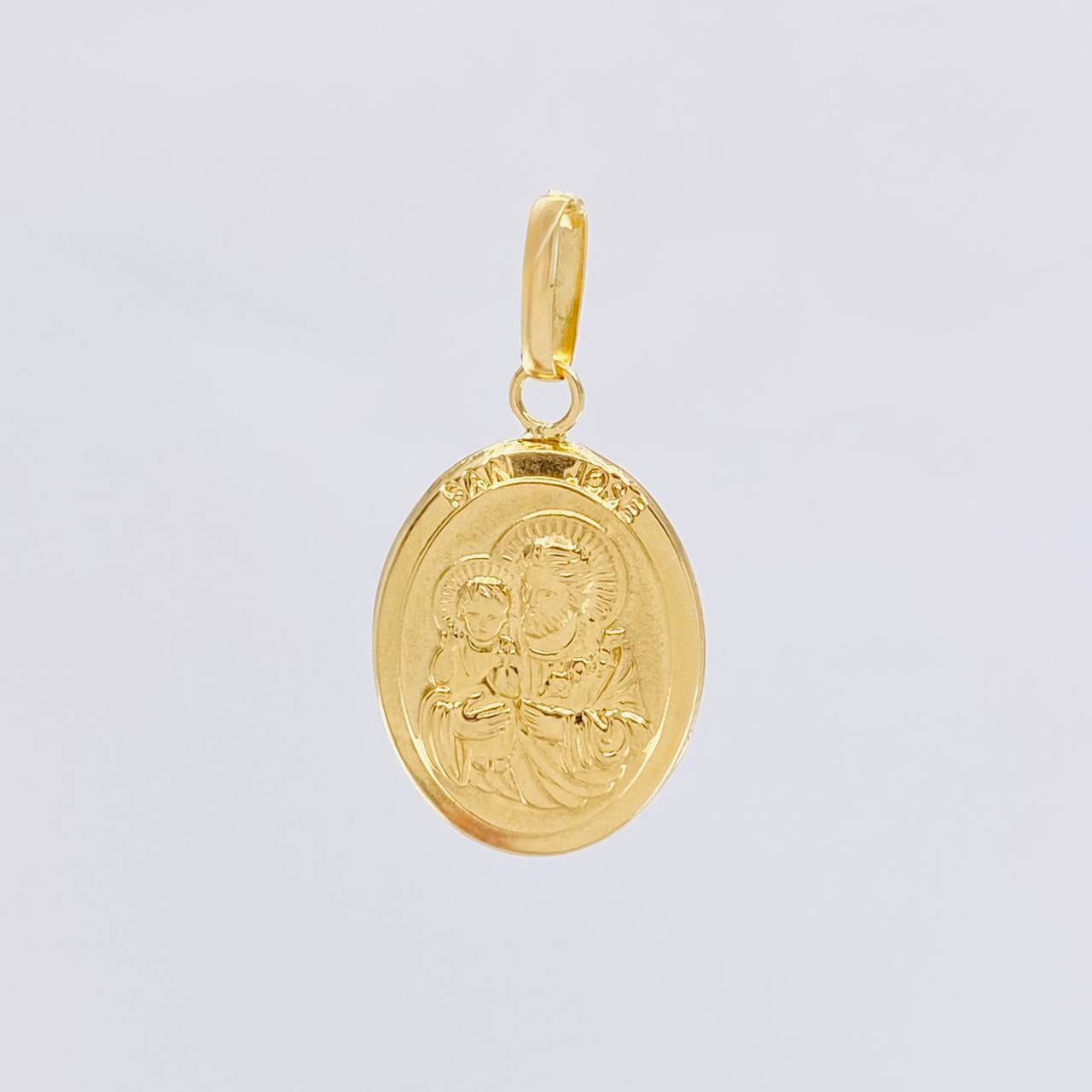 Dije San Jose Mate 1.3 g / 2.8 cm Oro Amarillo 18K
