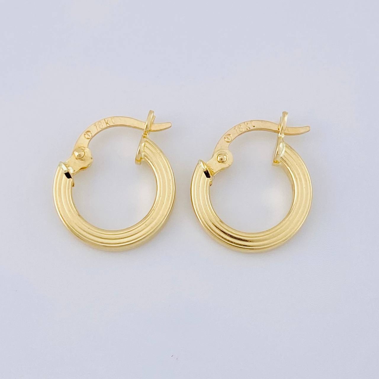 Candongas Fino 1.2 g / 2.5 cm Oro Amarillo 18K