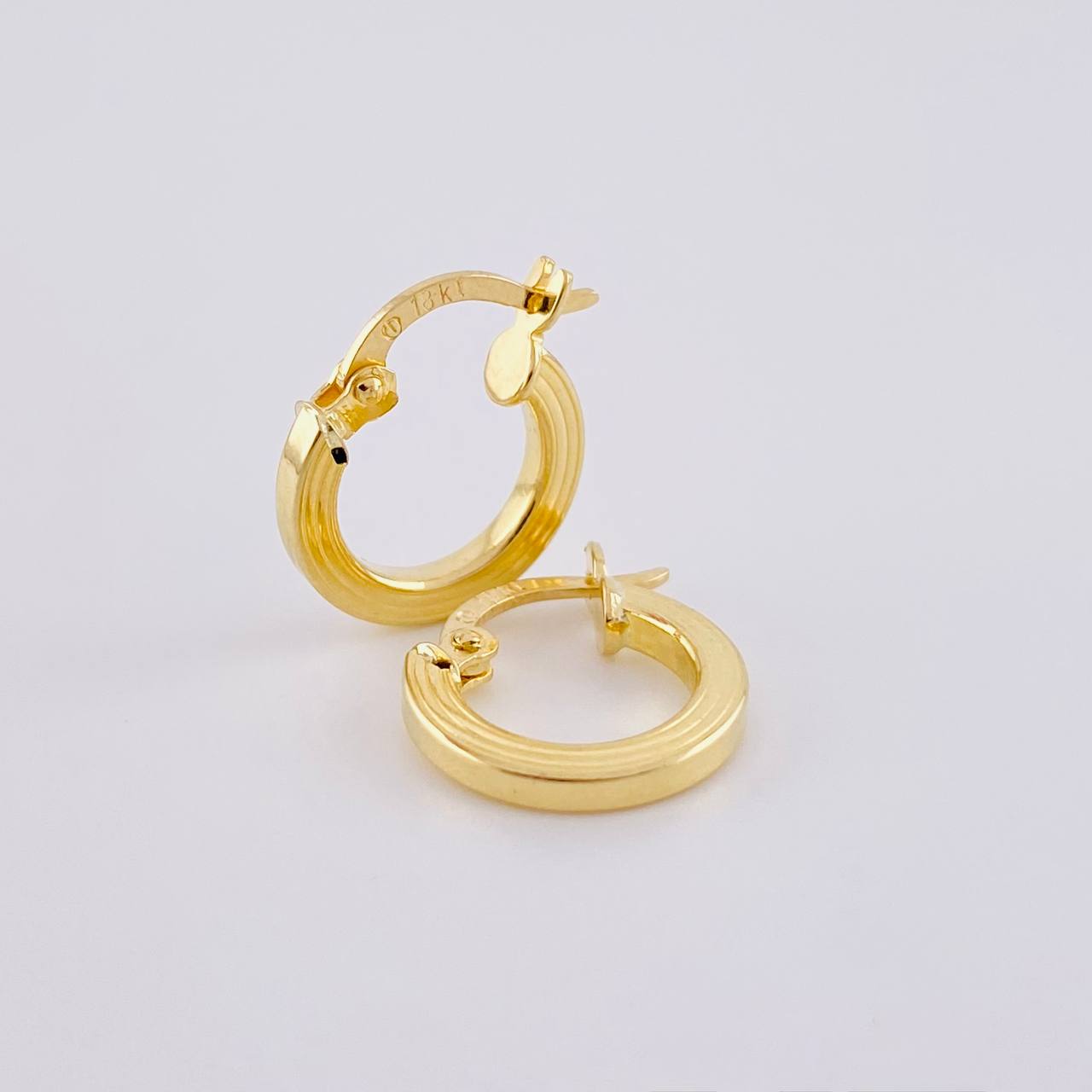 Candongas Fino 1.2 g / 2.5 cm Oro Amarillo 18K