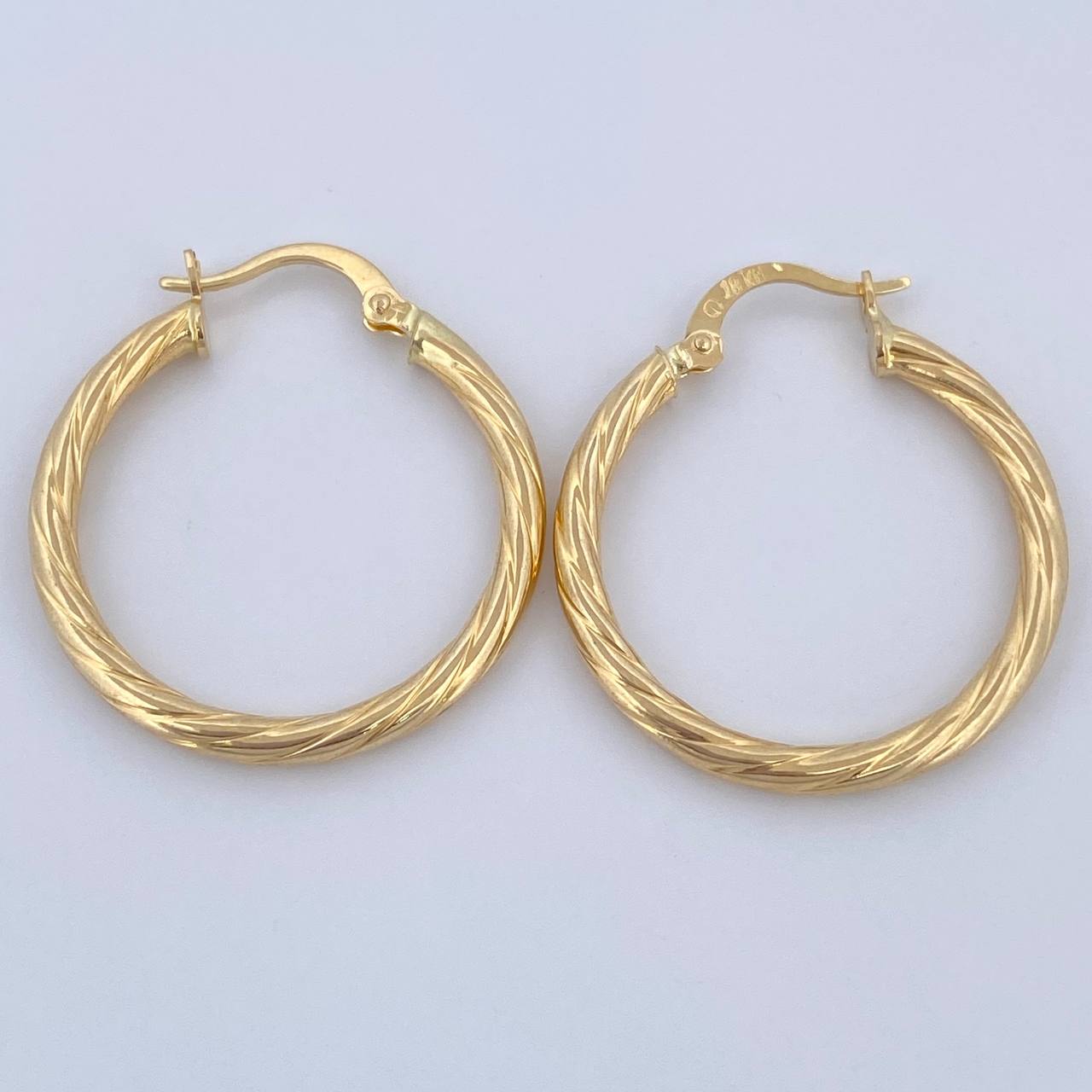 Candongas Mary 2.2gr / 2.8cm / Oro 18K $