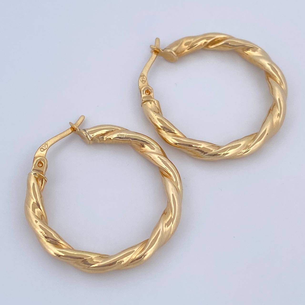 Candongas Angi 3.05gr / 2.7cm / Oro 18K $