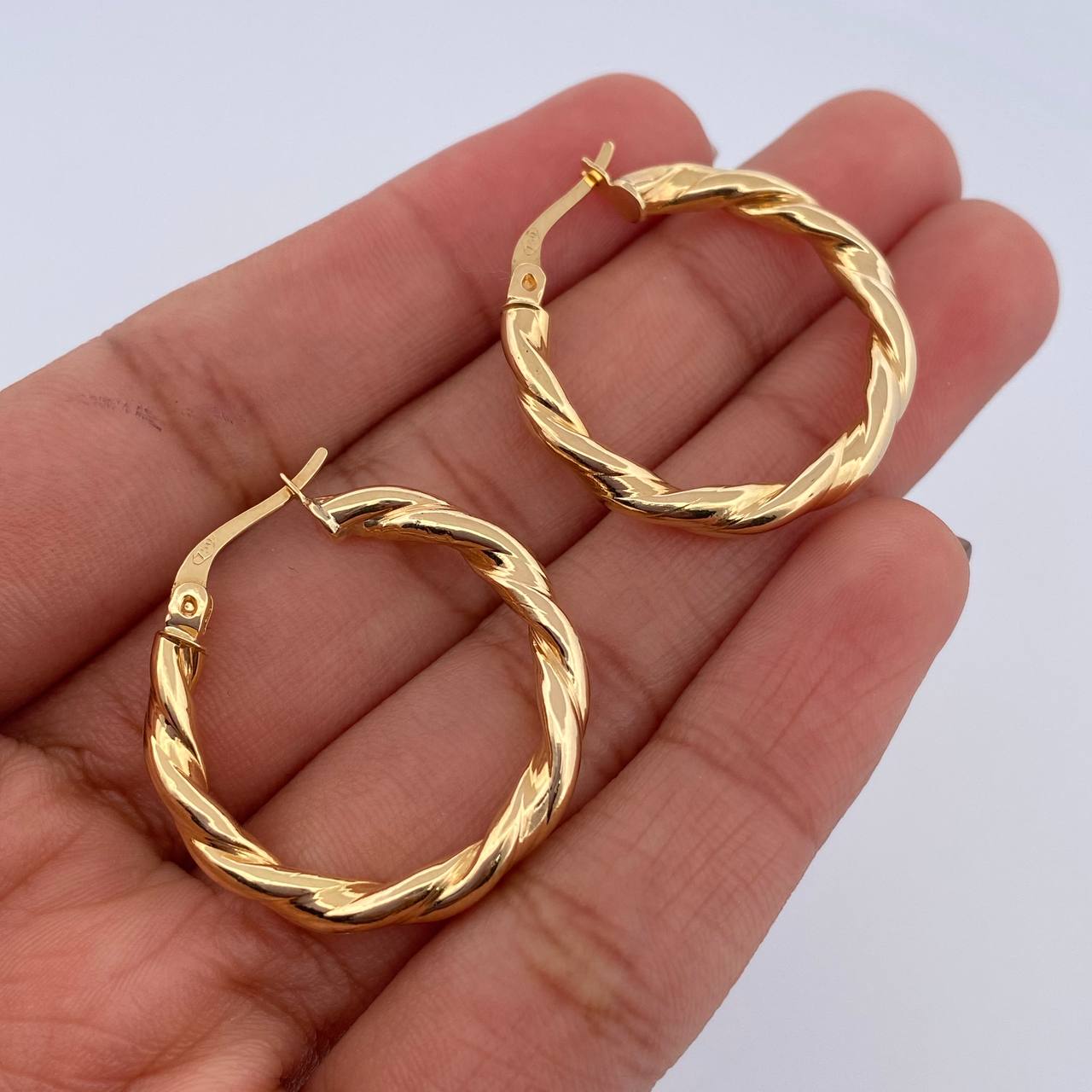 Candongas Angi 3.05gr / 2.7cm / Oro 18K $