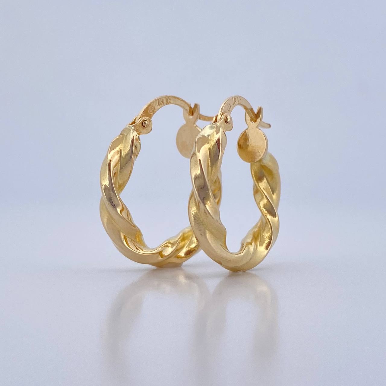 Candongas Fenix 2.65gr / 2cm / Oro 18K $