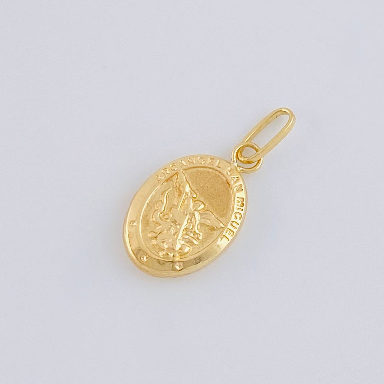 Dije San Miguel Arcangel 0.55 g / 2 cm Oro Amarillo 18K