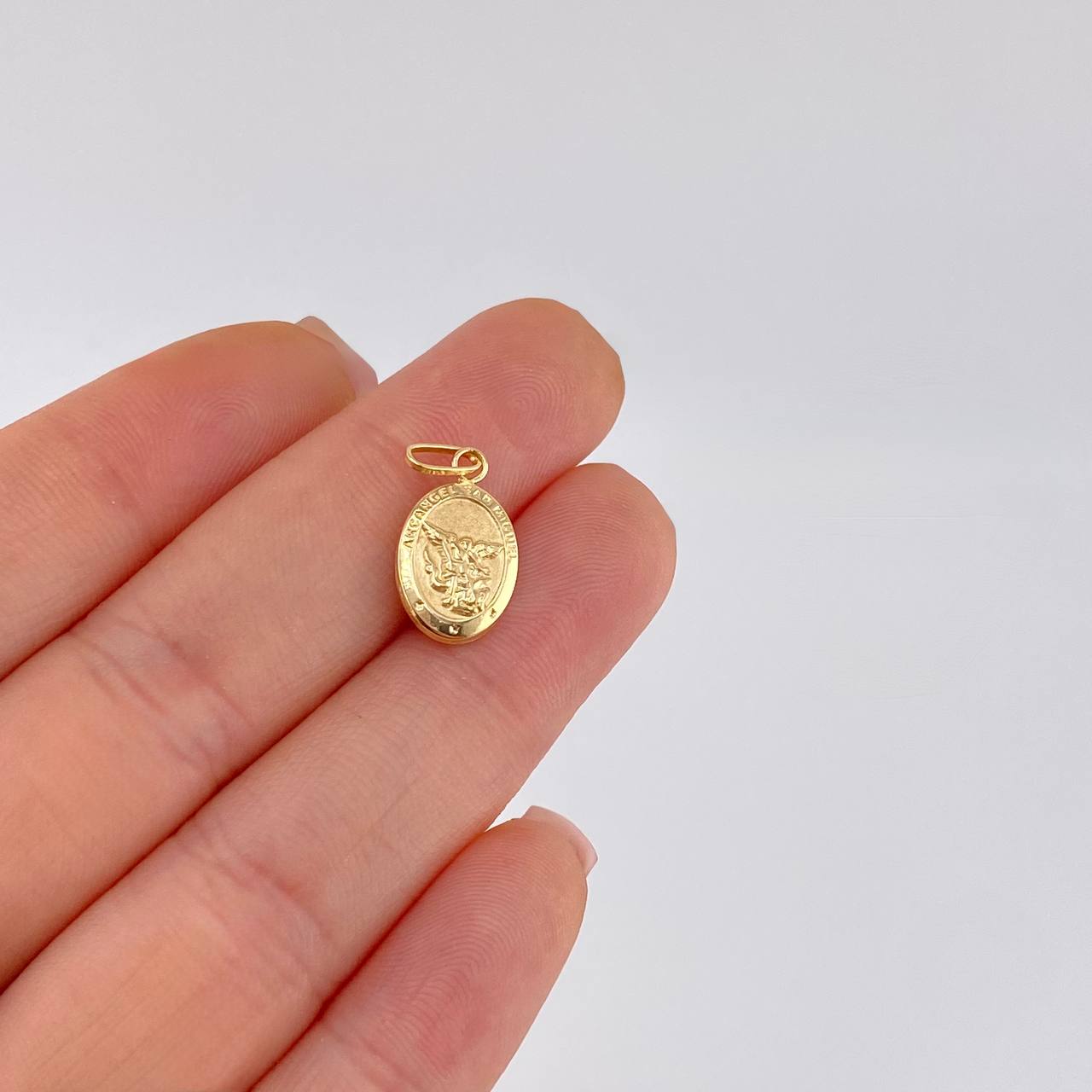 Dije San Miguel Arcangel 0.6 g / 2 cm Oro Amarillo 18K