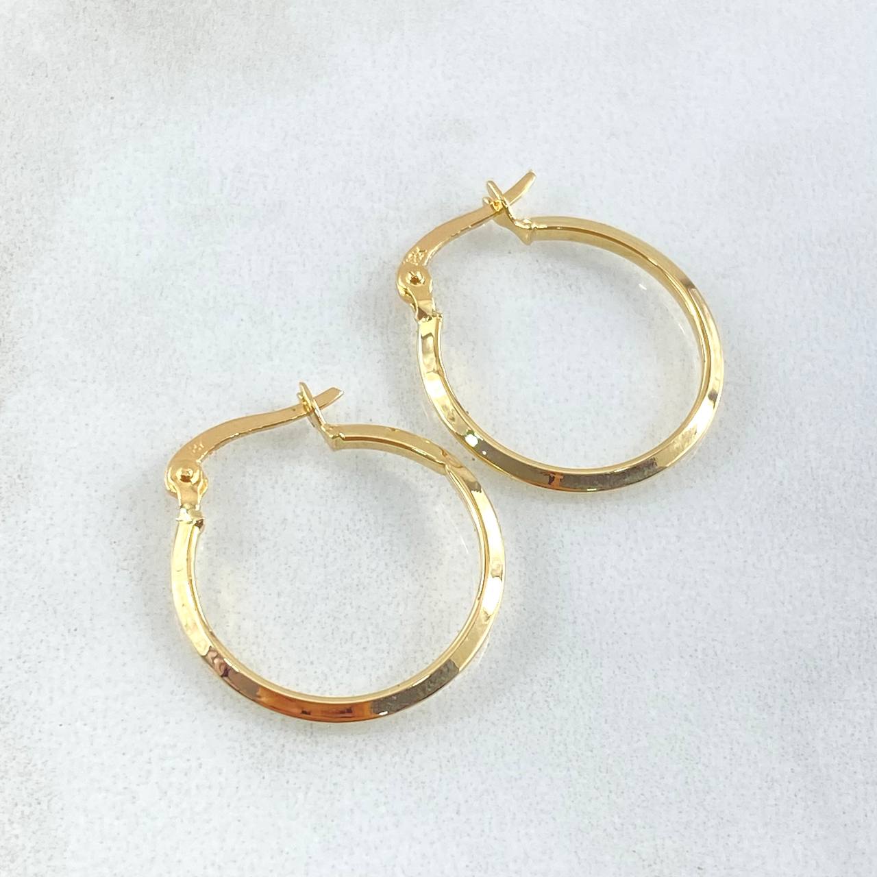 Candongas Clau 1.05gr / 2.2cm / Oro Amarillo 18K