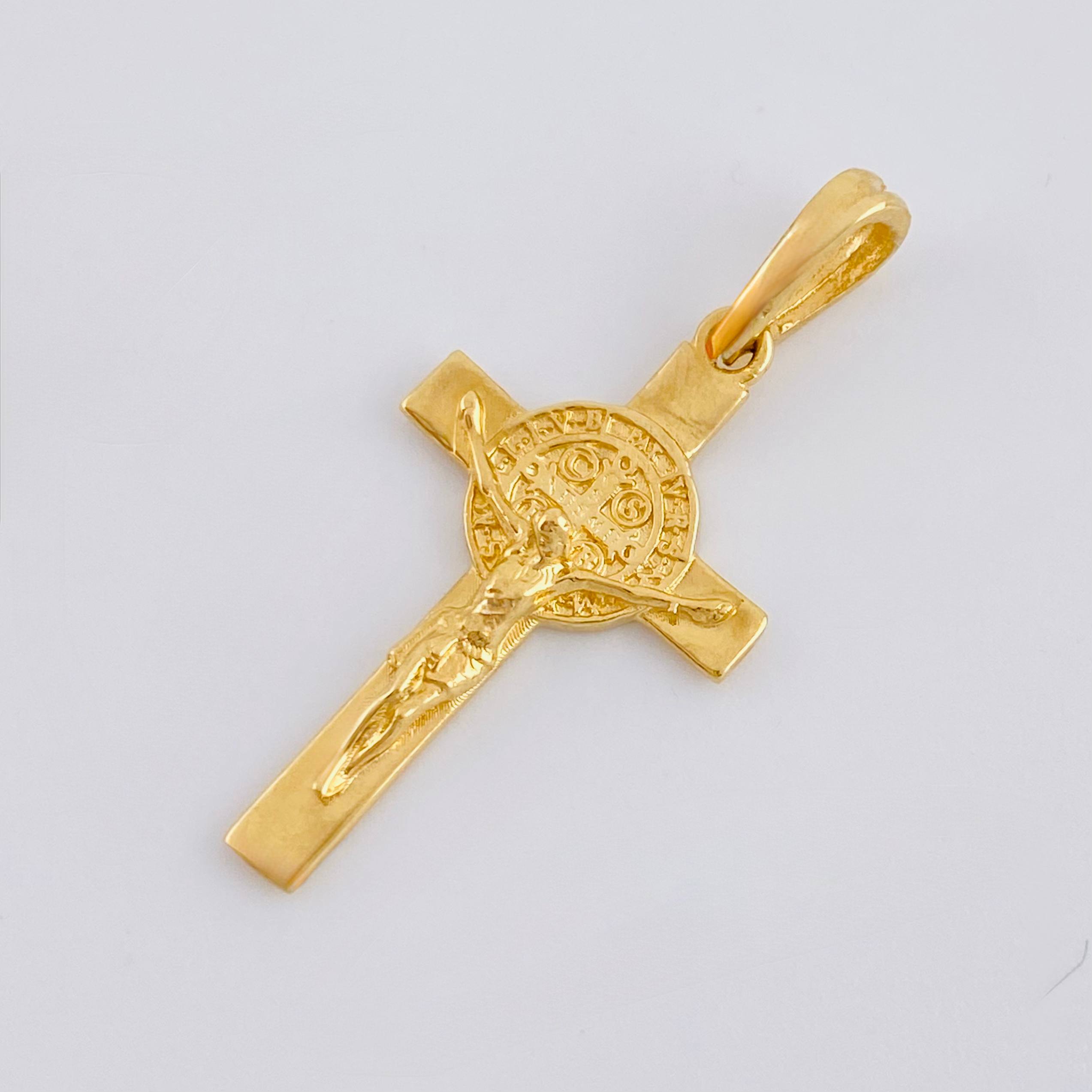 Dije Cruz Cristo San Benito 1.9gr / 3.2cm / Oro Amarillo 18K