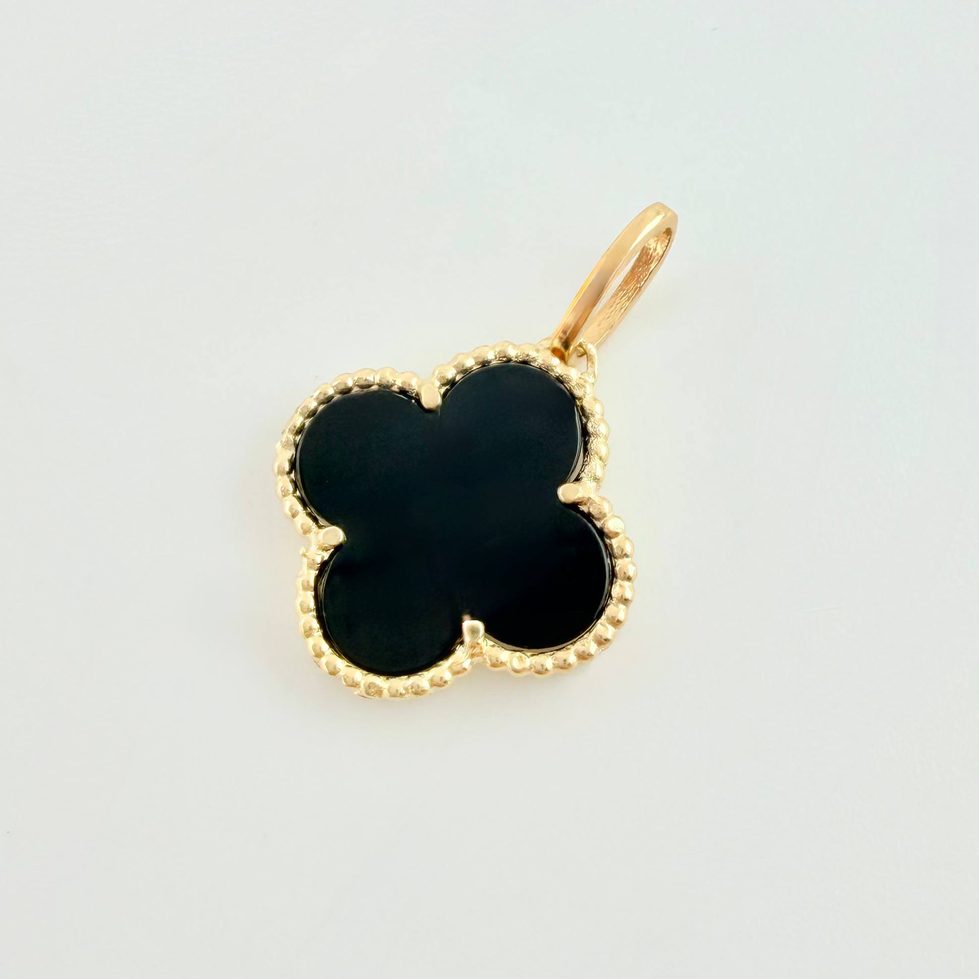 Dije Trebol Negro 1.8gr / 2.3cm / Oro Amarillo Nac.Esp. 18K *