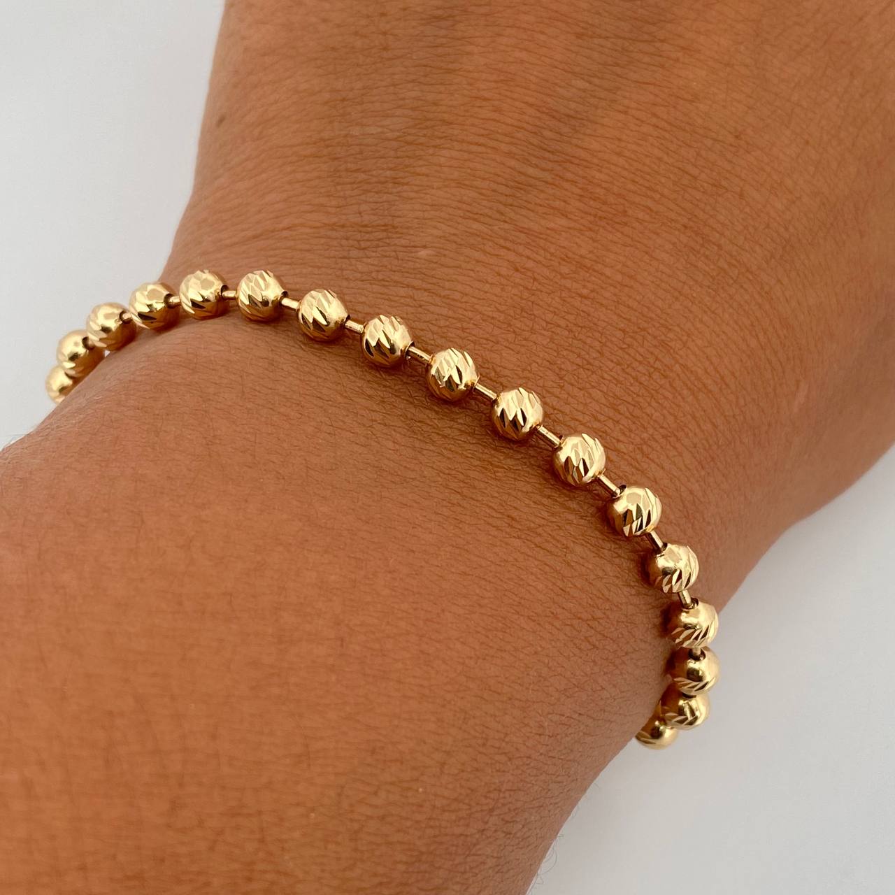 Pulso Militar 6.5gr / 16.9cm / 4mm Diamantado Oro Amarillo 18K $