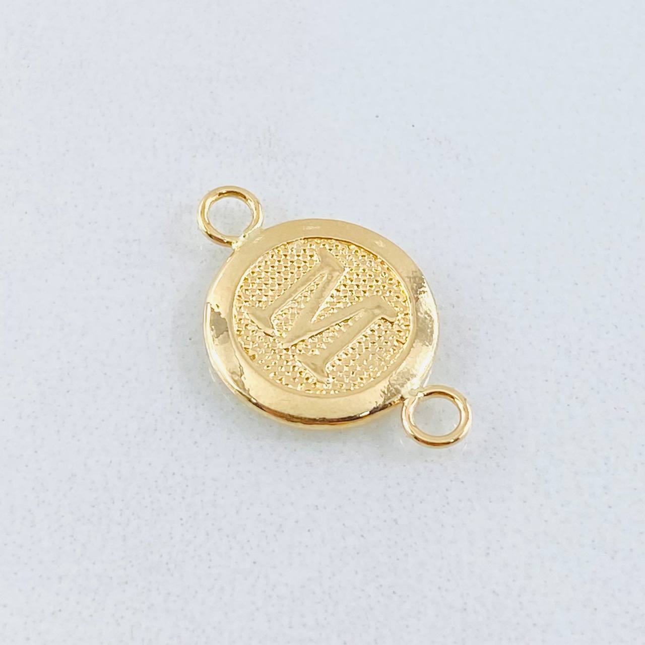 Herraje Letra M 0.6gr / 1.8cm / Oro Amarillo 18K