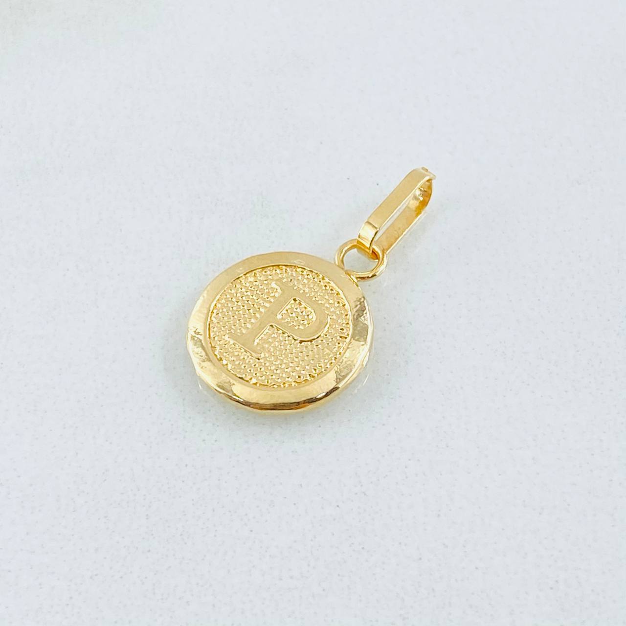 Dije Letra P 0.65gr / 2cm / Oro Amarillo 18K