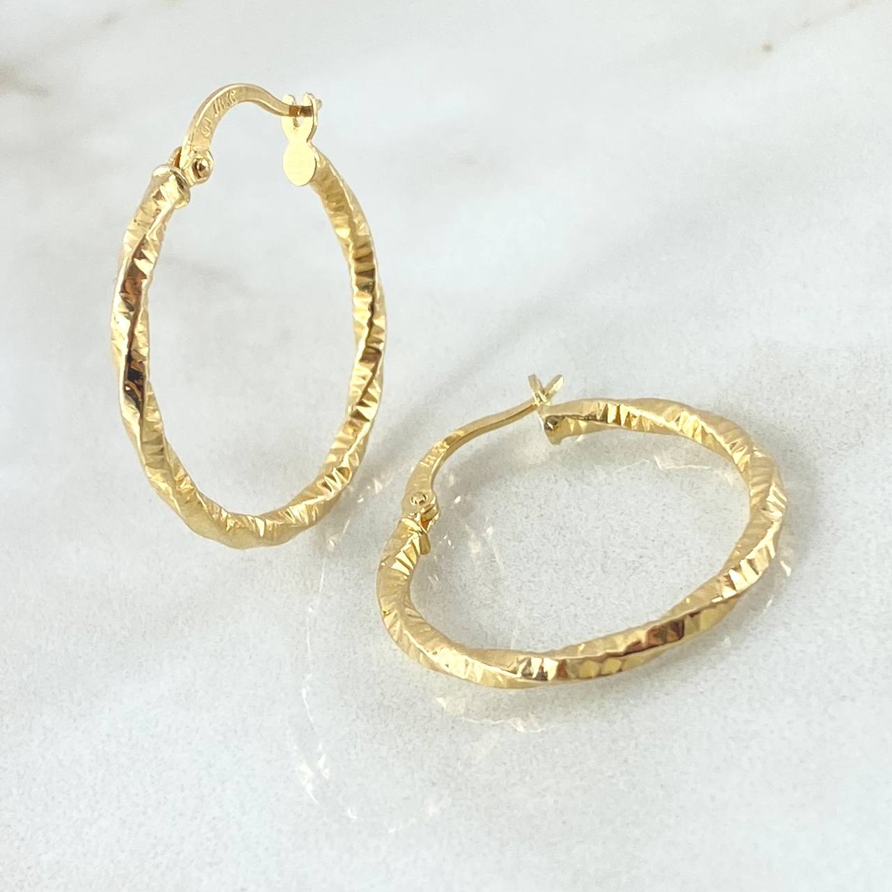 Candongas Sami 1.55gr / 1.6cm / Oro Amarillo 18K