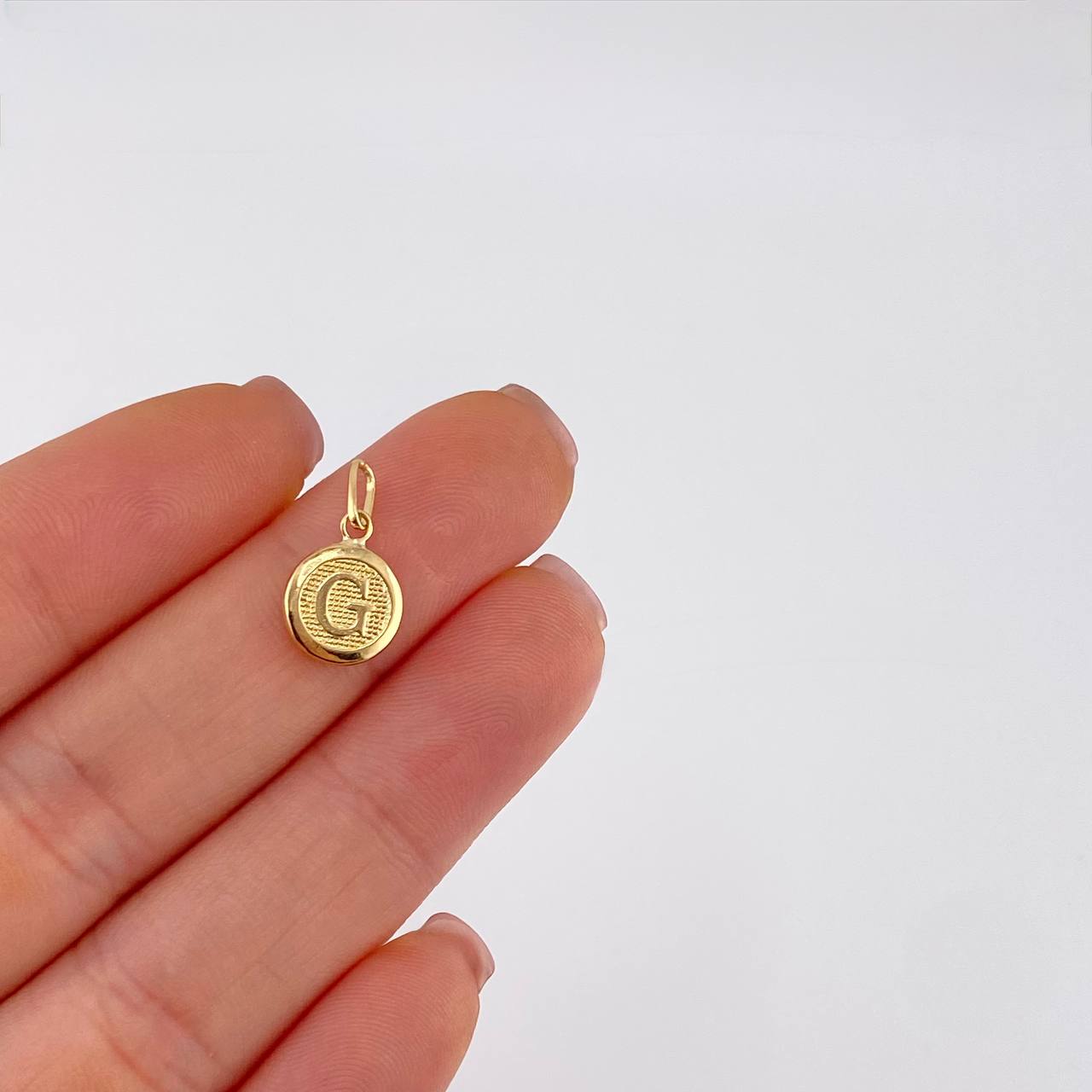 Dije Letra Circulo G 0.4 g / 1.6 cm Oro Amarillo 18K