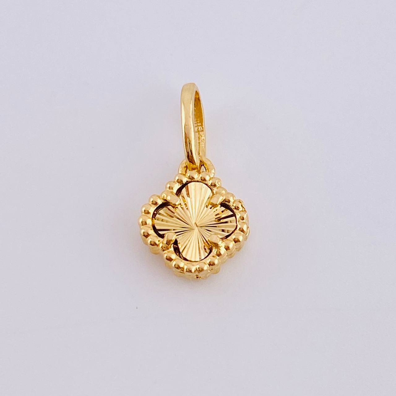 Dije Trebol 1gr / 1.6cm / Oro Amarillo 18K