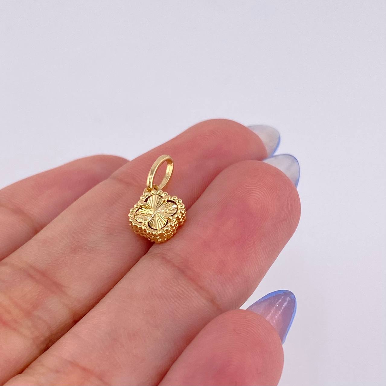 Dije Trebol 1gr / 1.6cm / Oro Amarillo 18K