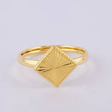 Anillo Rombo Diamantado Bordeado 1.15gr / T7 / Oro Amarillo 18K