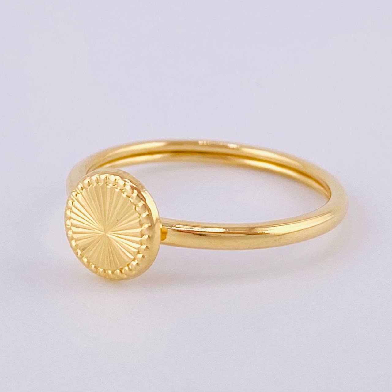 Anillo Circular Diamantado Bordeado 1.1gr / T4 3/4 / Oro Amarillo 18K ©