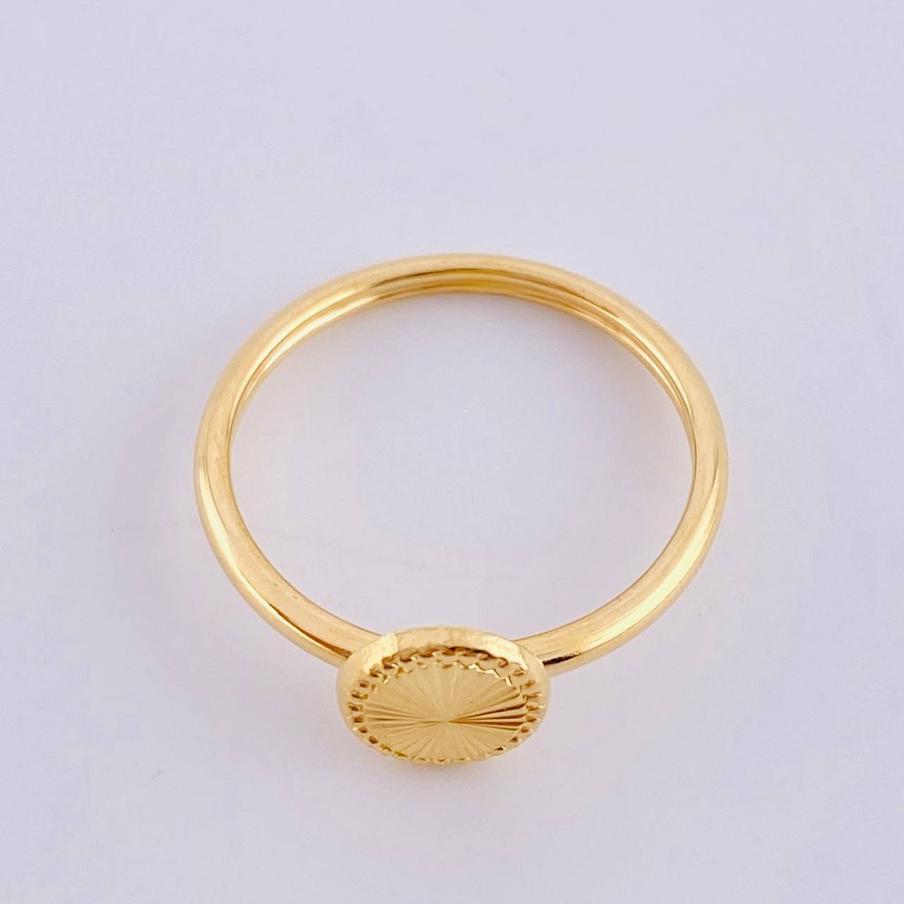Anillo Circular Diamantado Bordeado 1.1gr / T4 3/4 / Oro Amarillo 18K ©