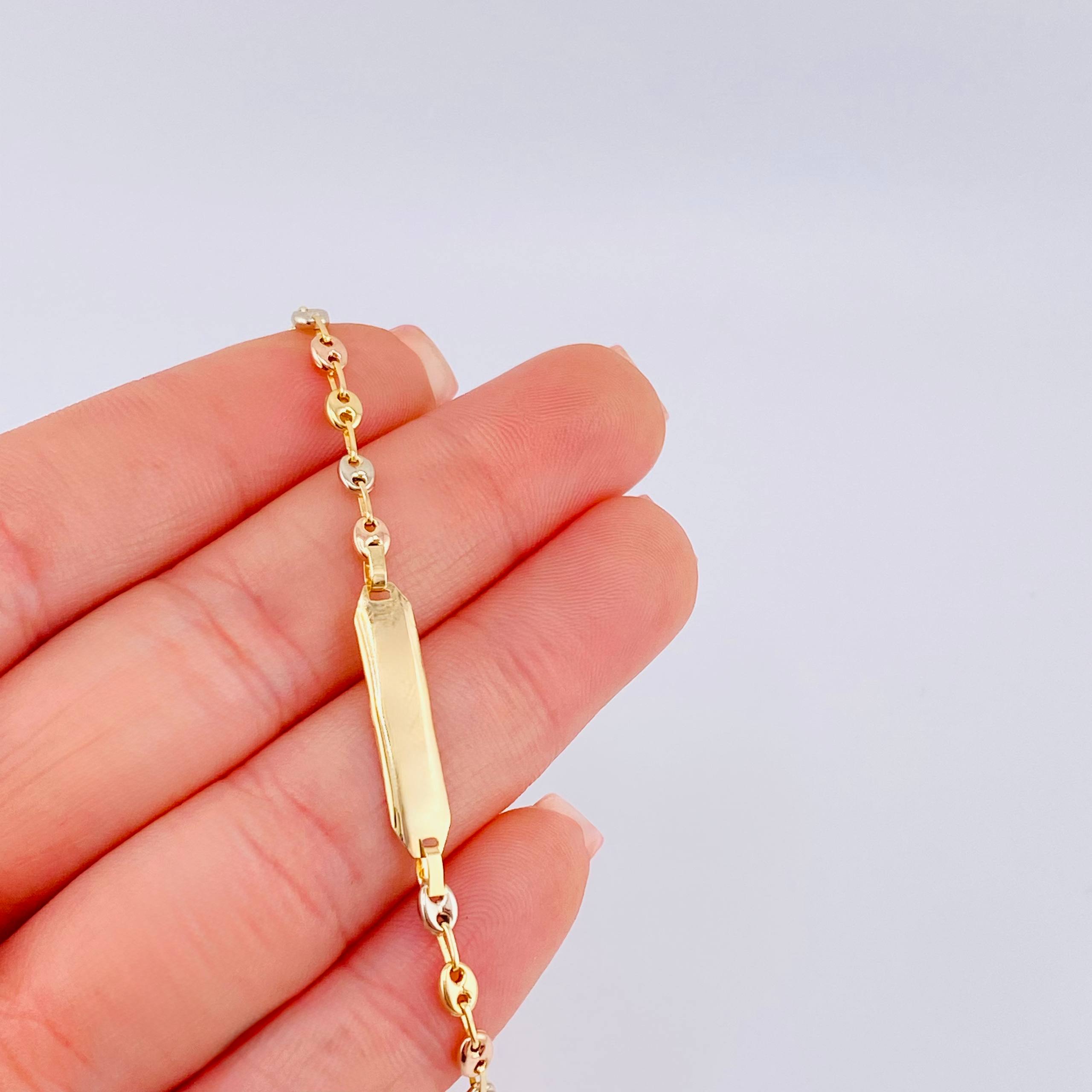 Pulso Bebé Gc Placa Rectangular Curva 1.45gr / 14.5cm / 3.2mm Tres Oros 18K ©